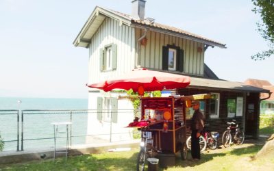 Radlcafe Bodenseeufer: Mobiles Cafe am Bahnübergang Lindau