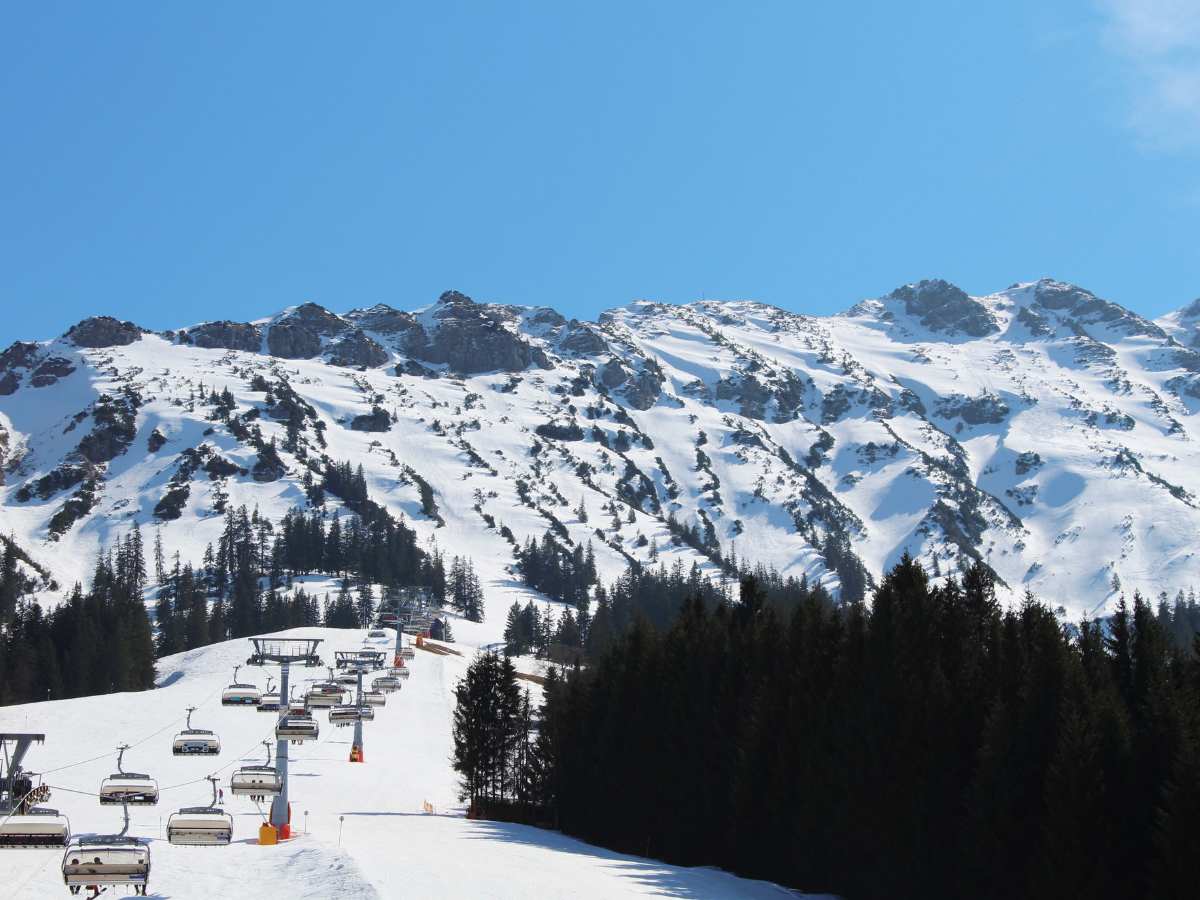Perfekter Schnee für alpines Skifahren im Allgäu