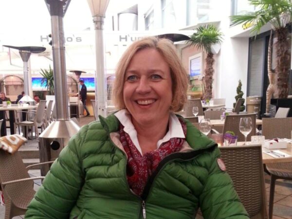 Stefanie Bohn ist trotzdem erfolgreich. Trotz Handicap unterstützt sie andere Menschen mit und ohne Behinderung.