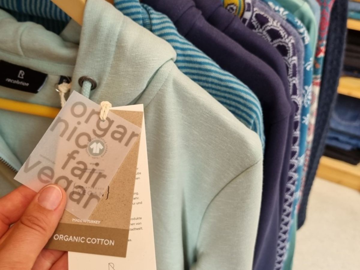 Fair Fashion Kleidung bei Stadelmann Natur