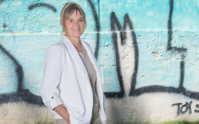 Julia Wiefel bringt Frauen das Glitzern zurück.