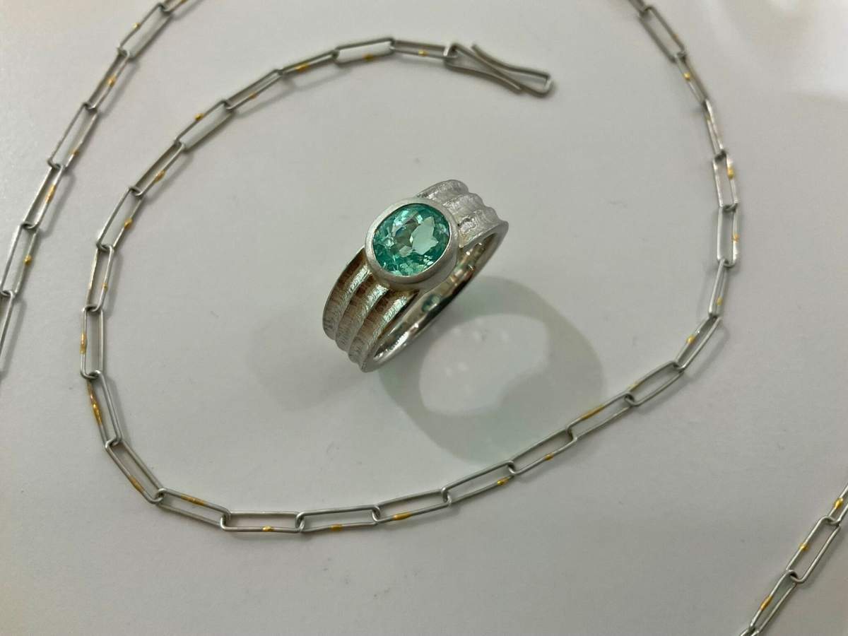 Schucke Schmuckstücke aus der Werkstatt für Schmuck von E. Hermanutz
